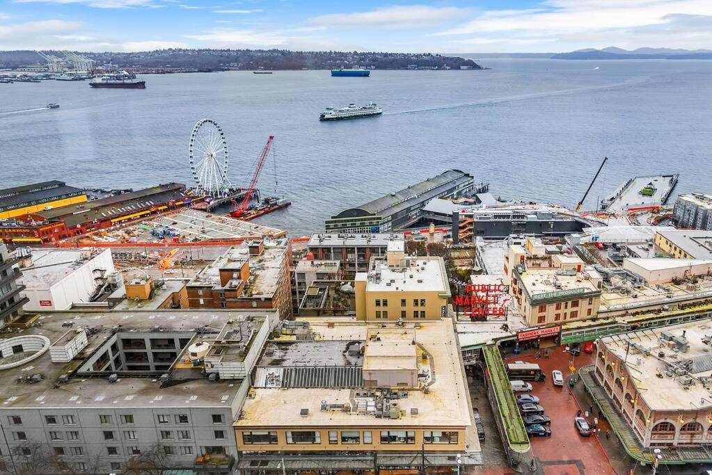 Newmark Tower's Water Wheel With Sea Views Apartment